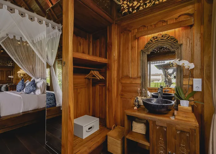 Airsania Ubud Antique Villas